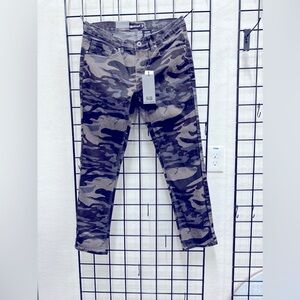 BLACK CAMOUFLAGE JEANS size 33x30